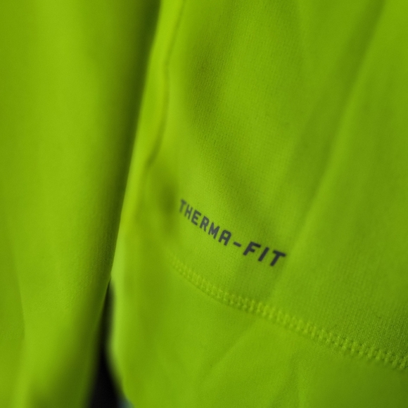 Nike Therma-Fit Crew Neck Kangaroo Pocket Top Womens Medium Neon Yellow - Picture 10 of 13